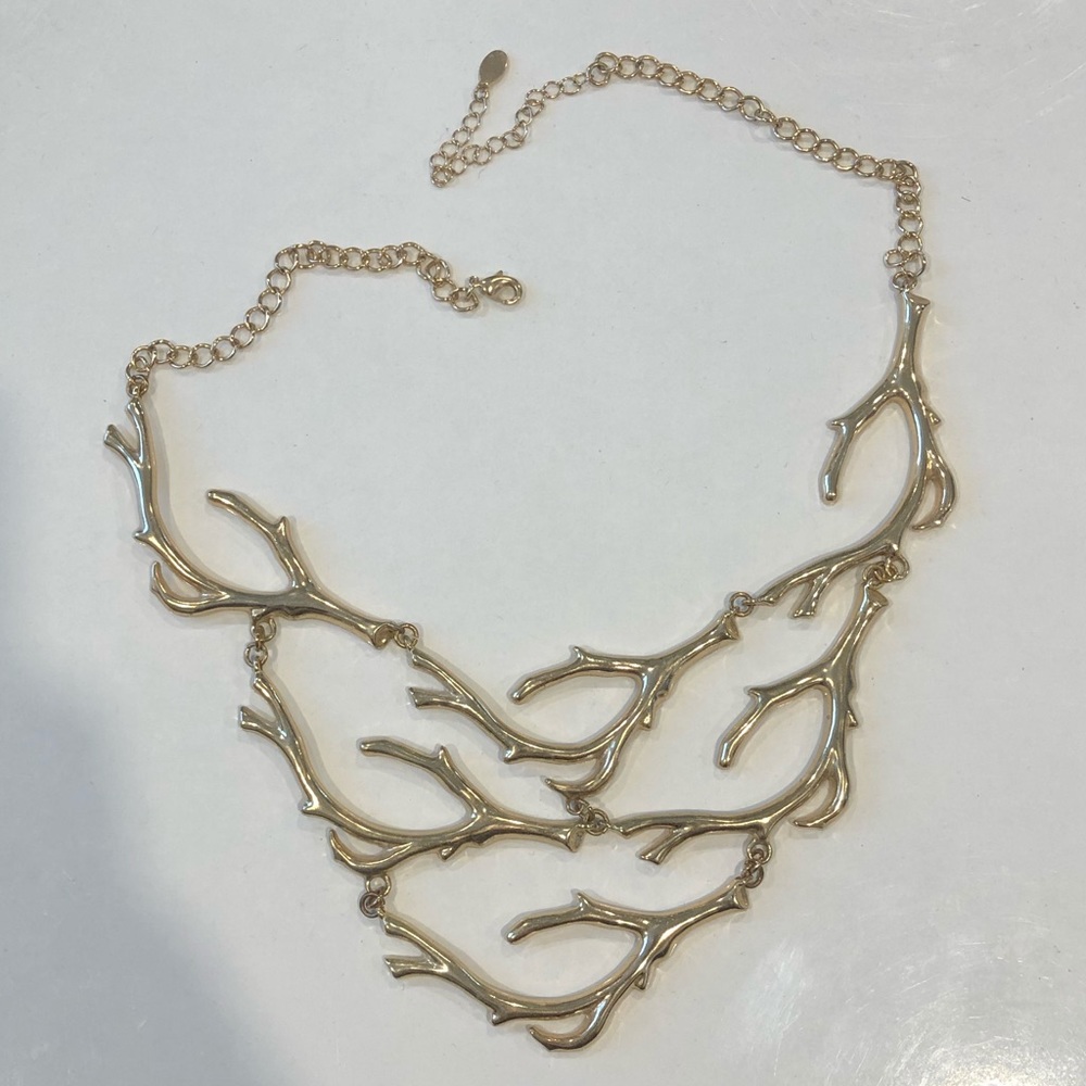 Deer horn gold necklace